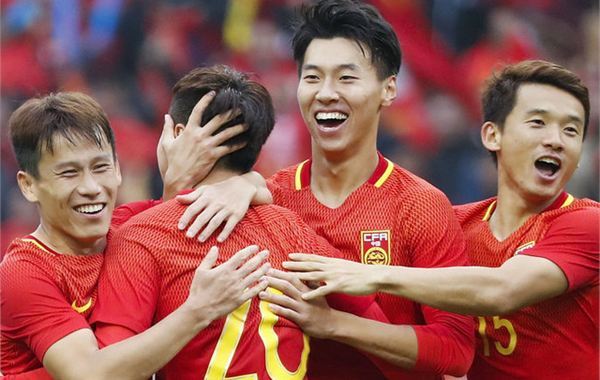 U20 Trung Quốc chơi ngông, sao MU tổ chức lễ cưới 7 ngày